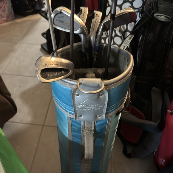 womans golf set 10 pc in right hand 
Graphite shafts in L - Picture 12 of 15